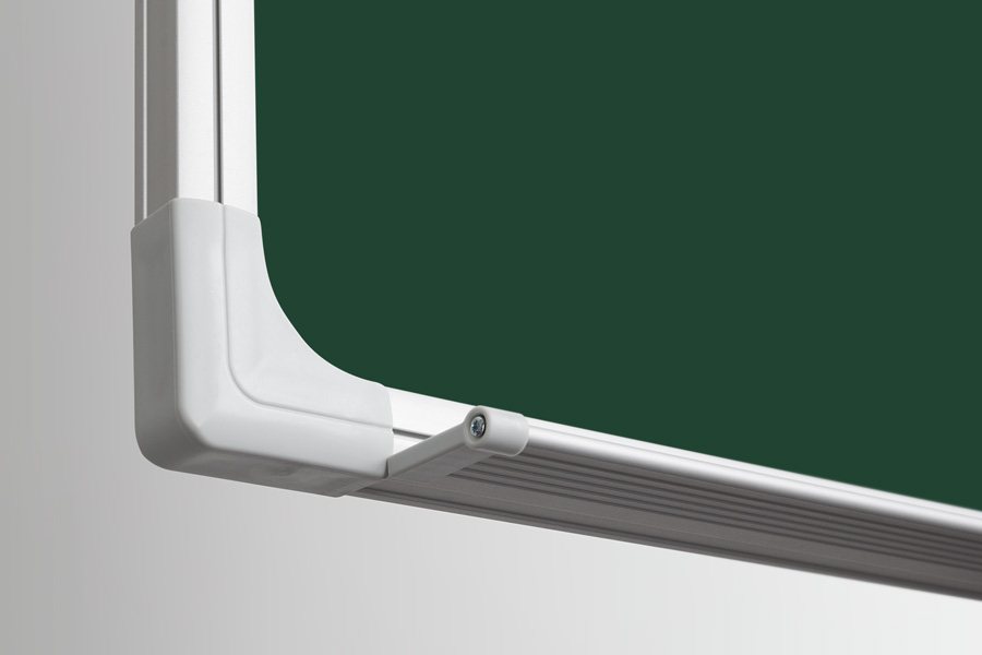 Tablica akademicka kredowa 2x3 TAK1230 300x120 cm &ndash; zielona, magnetyczna, lakierowana &mdash; narożnik ramy GTO15 i p&oacute;łka