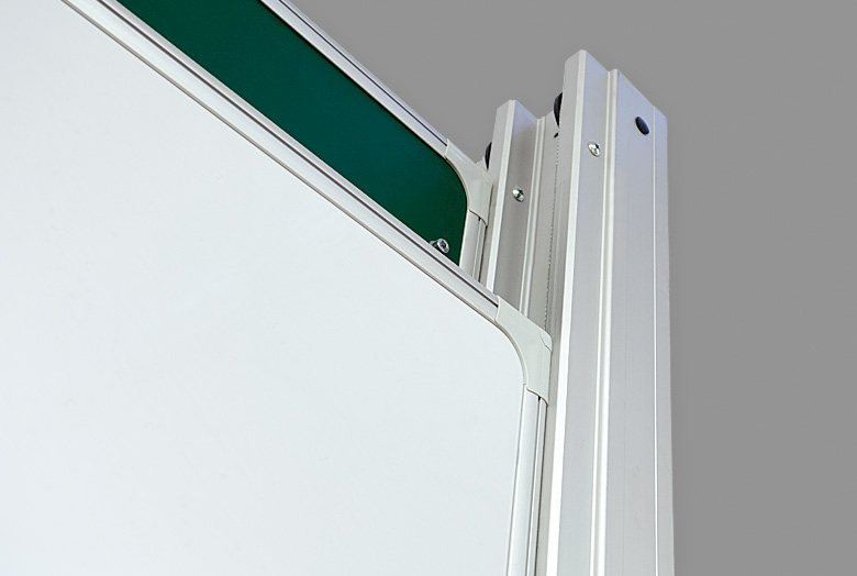 Tablica kolumnowa 2x3 STSK1220 &ndash; 2 tablice 200x120 cm (biała i zielona), lakierowane, przesuw niezależny &mdash; kolumna z prowadnicą tablic