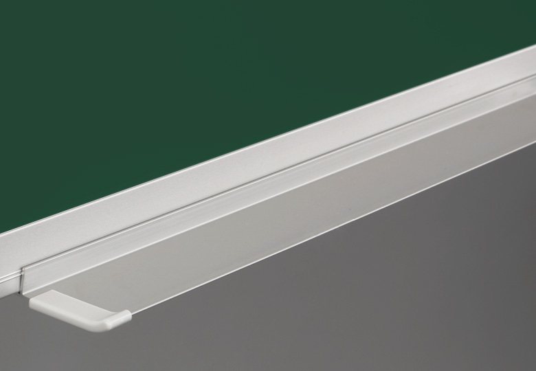 Tablica kredowa 2x3 TKU8510 100x85 cm &ndash; zielona, magnetyczna, lakierowana &mdash; dolna krawędź z p&oacute;łką