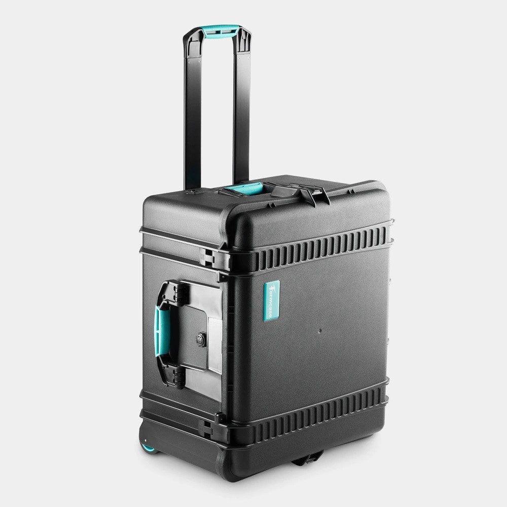 Walizka do ładowania 10 laptopów Formcase T10MLX AC z wysuniętą rączką teleskopową